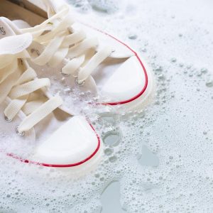 Jak czyścić białe buty